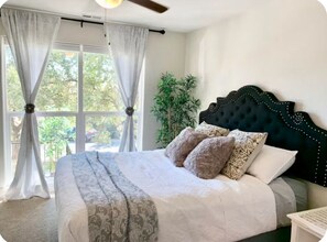 4 bedrooms, iron/ironing board, WiFi, bed sheets