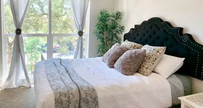 Luxury 4 Bedroom + Hot Tub.