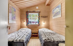 3 bedrooms, travel crib, free WiFi