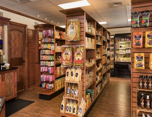 Gift shop - NEW LISTING-REDUCED-Skier's Paradise- 2 Bedroom- Westgate (Park City)