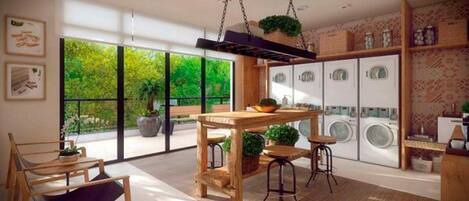 المنشأة من الداخل