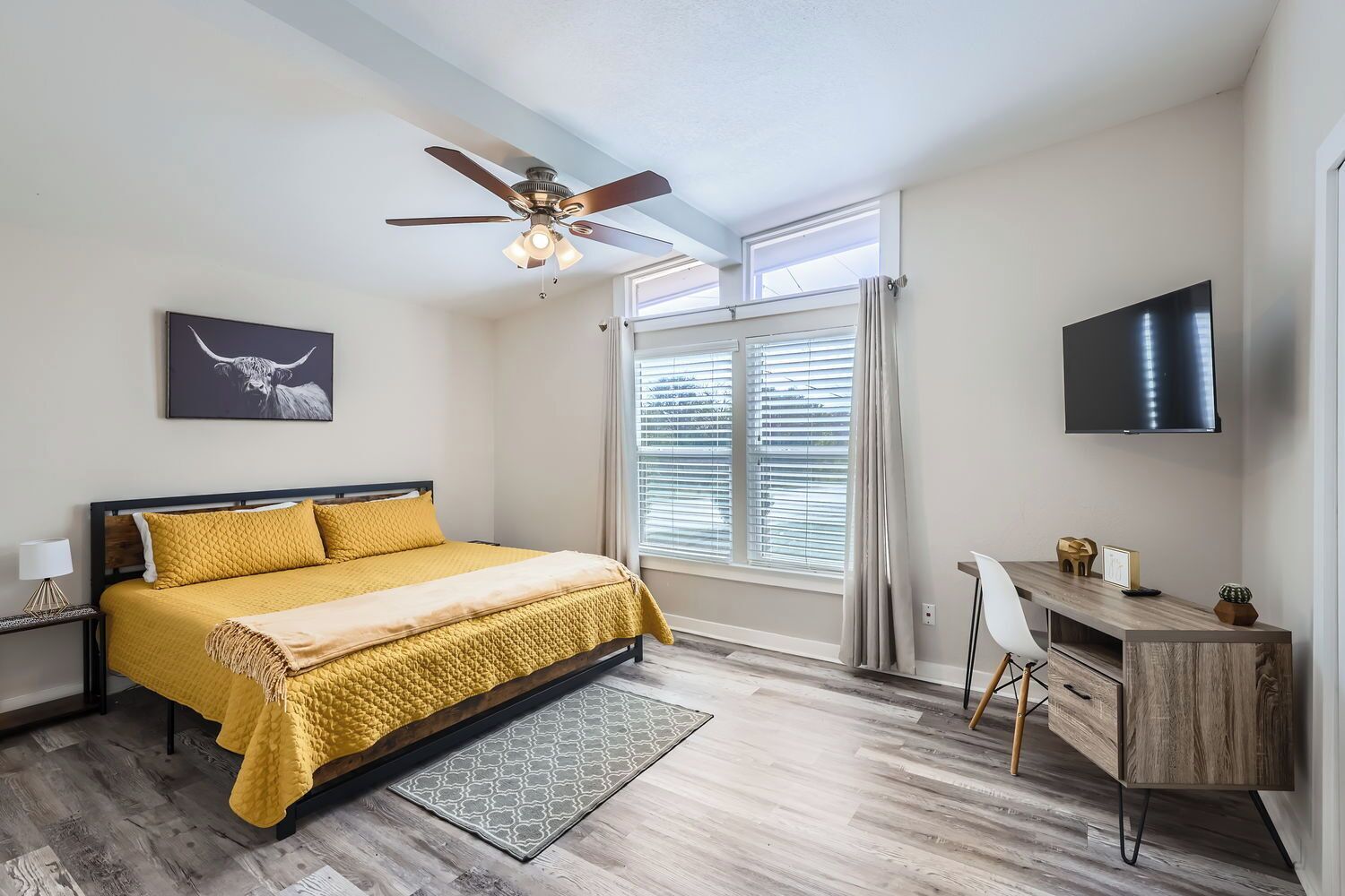 5 bedrooms, desk, iron/ironing board, free WiFi