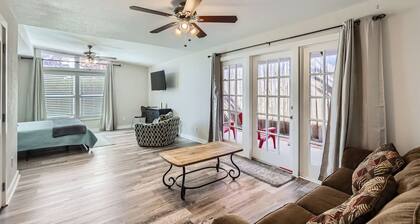 Spacious Home W/ Pool + Game Room / Near Riverwalk & Downtown!
