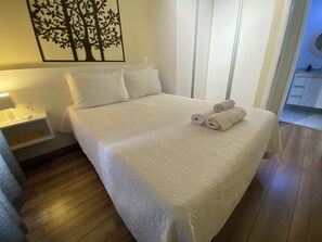 1 dormitorio, escritorio, tabla de planchar con plancha y wifi gratis