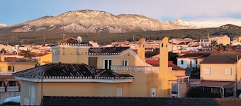 Relax & Home, Apartment with terrace and parking