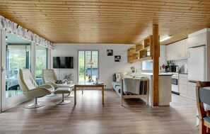 Køleskab, kogeplade, kaffe-/temaskine