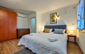 2 habitaciones, cuna de viaje, wifi gratis y ropa de cama 