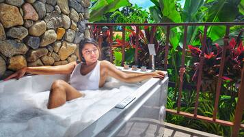 Private spa tub