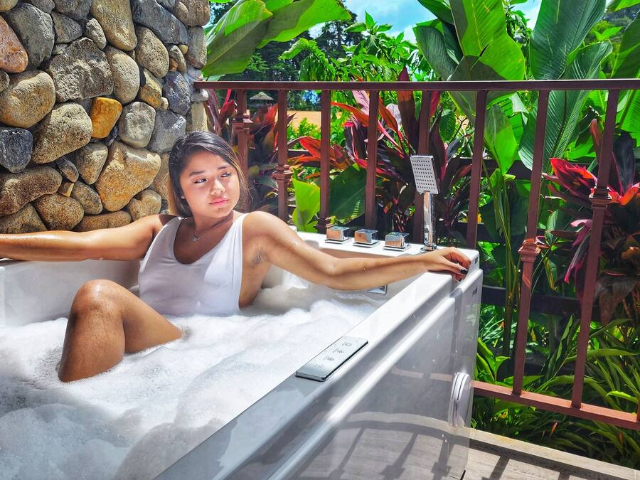 Bañera de hidromasaje privada