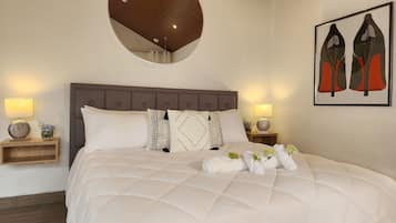Cabin, River View, Corner (Isabella) | Iron/ironing board, free WiFi, bed sheets