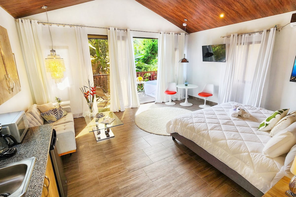 Stuga - bubbelpool - bottenvåning (Gabriela) | Strykjärn/strykbräda, gratis wi-fi och sängkläder