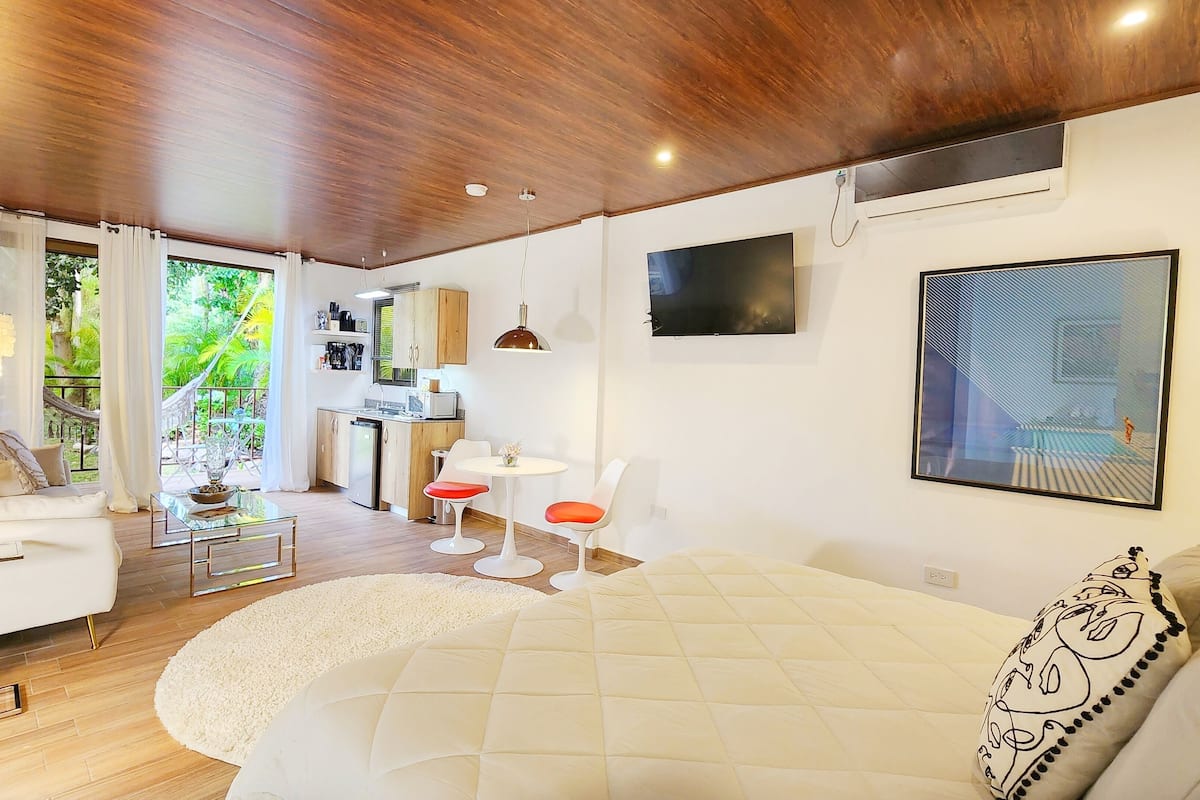 Junior Studio, 1 King Bed, River View, Ground Floor