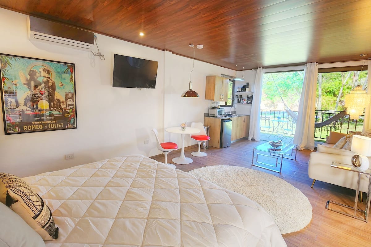 Deluxe Studio, 1 King Bed, River View, Ground Floor