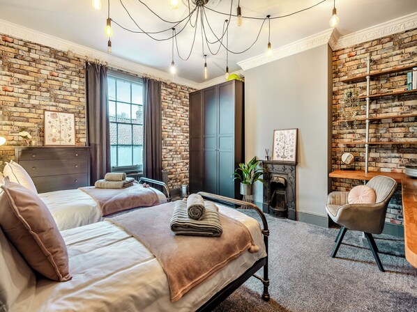 5 間睡房、免費 Wi-Fi、床單