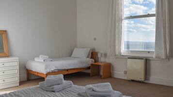 4 bedrooms, free WiFi, bed sheets