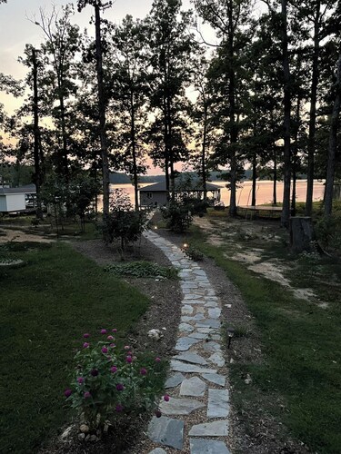 Lake Anna Private Side, 6 Bedroom Lake Front Luxury Home