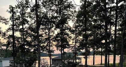 Lake Anna Private Side, 6 Bedroom Lake Front Luxury Home