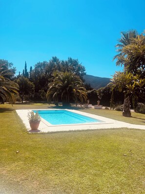 Outdoor pool - Grande Villa Dans les Vergers de Pêchers (Bouleternère)