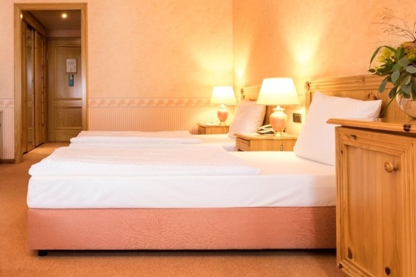 Golfblick Doppelzimmer mit Du oder Bad, WC, Frühstück und Abendessen-Golfblick Zimmer