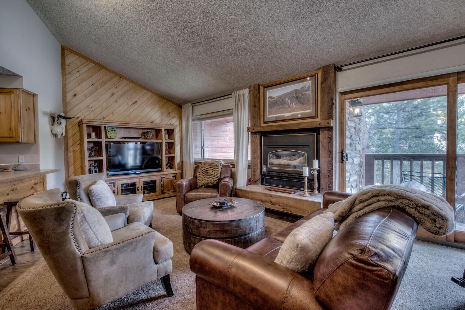 Flat-screen TV, fireplace