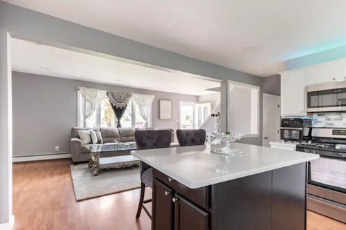 A Modern Getaway Perfect for Families & Business