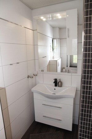 Unclassified image, 3 of 25, button - Schillplate - Cozy 70sqm house for 5 persons + dog with fireplace and garden (Krummhörn)