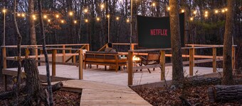 Outdoor Theatre | Hot Tub | Fire Pit | Dogs