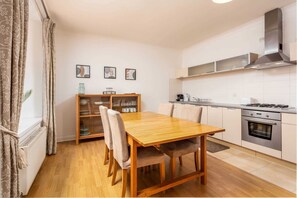 Standard Apartment | Private kitchen | Full-sized fridge, microwave, oven, stovetop
