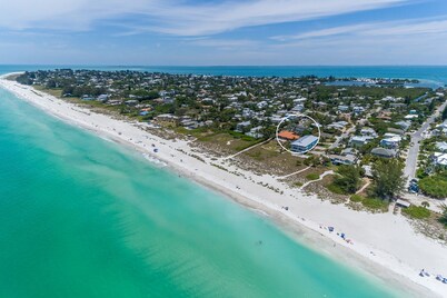 Lazy Daze: 3 Houses to Beach! Private Pool by Anna Maria Life Vacation Rentals