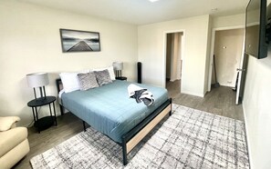 3 bedrooms, desk, iron/ironing board, travel crib