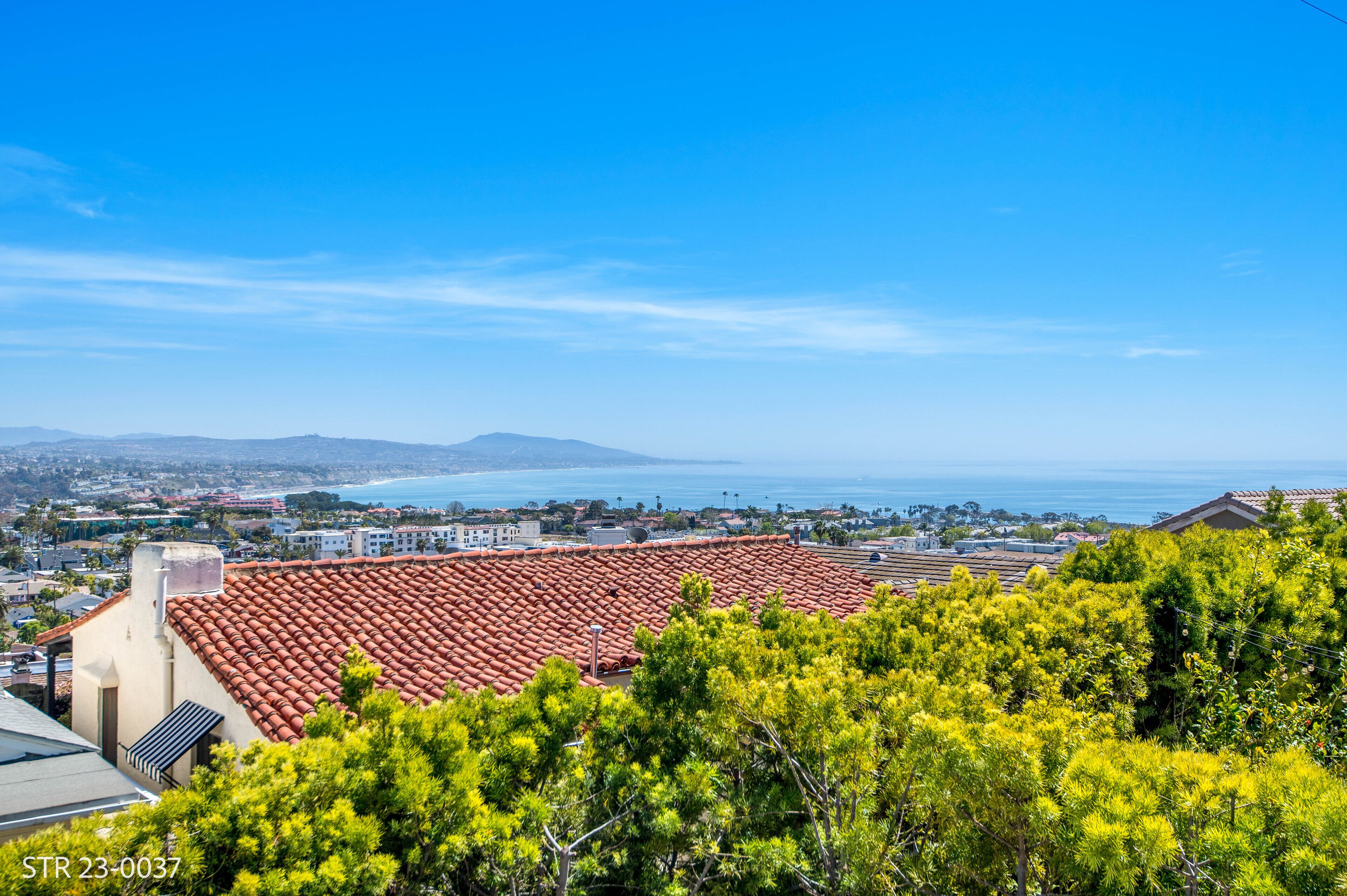 Mid-century modern home with Epic Coastline Views!