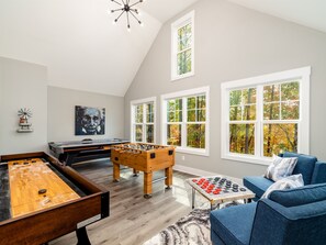 Games room - Dream Vacation @ Red Skies- Hot Tub, Fire Pit, Game Room, Firepit, (Morganton)