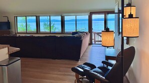 Smart TV - Annex Pet Friendly Waterfront Cottage within walking distance to Glen Arbor! (Glen Arbor)