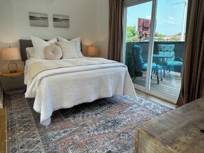 2 makuuhuonetta, silitysrauta/-lauta, vauvan matkasänky, Wi-Fi