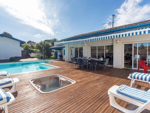 Pool - Stunning private villa for 15 people with hot tub, WIFI, private pool, TV, terrace and pets allo... (Bidart)