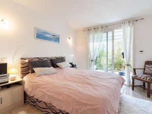 6 Schlafzimmer, Reisekinderbett, kostenloses WLAN