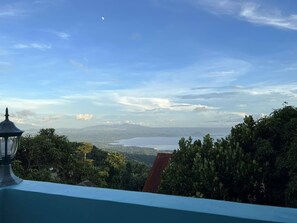 Property grounds - BREEZE LANE TAGAYTAY REST HOUSE (Tagaytay City)