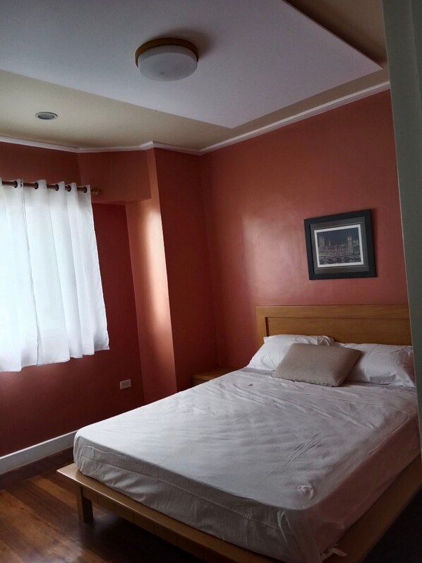 4 bedrooms, WiFi - BREEZE LANE TAGAYTAY REST HOUSE (Tagaytay City)