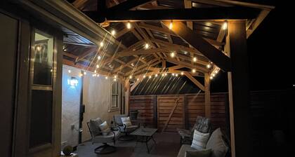 Cozy Bungalow in the quaint small town of Louisburg!