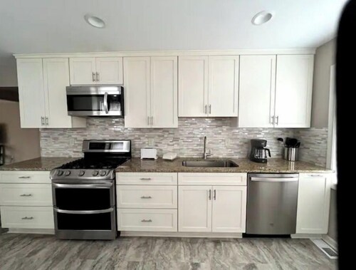 Beautifully Renovated, Luxury Home in Beachwood OH