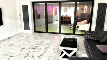 Smart TV, DVD player