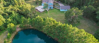 Sleps 24 Destination Venue, Pool, Spa, Lake, Pet Friendly, KING & QUEEN Beds