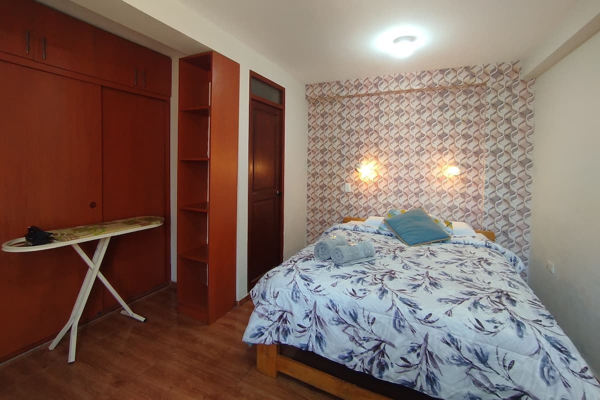 Deluxe Apartment, 3 Bedrooms, Kitchen | Premium bedding, down comforters, pillowtop beds, desk