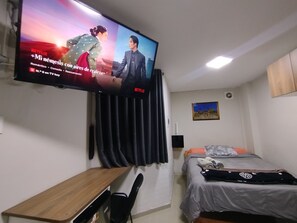 Estudio ejecutivo, 1 cama doble, planta baja | Ropa de cama de alta calidad y edredones de plumas