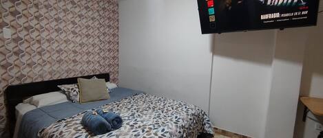 Classic Apartment, 2 Bedrooms, Ground Floor