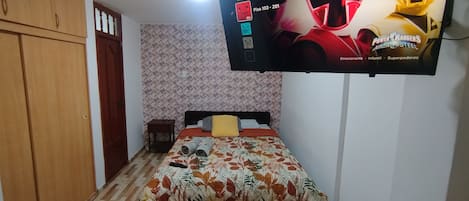 Classic Apartment, 2 Bedrooms, Ground Floor | Premium bedding, down comforters, pillowtop beds, desk