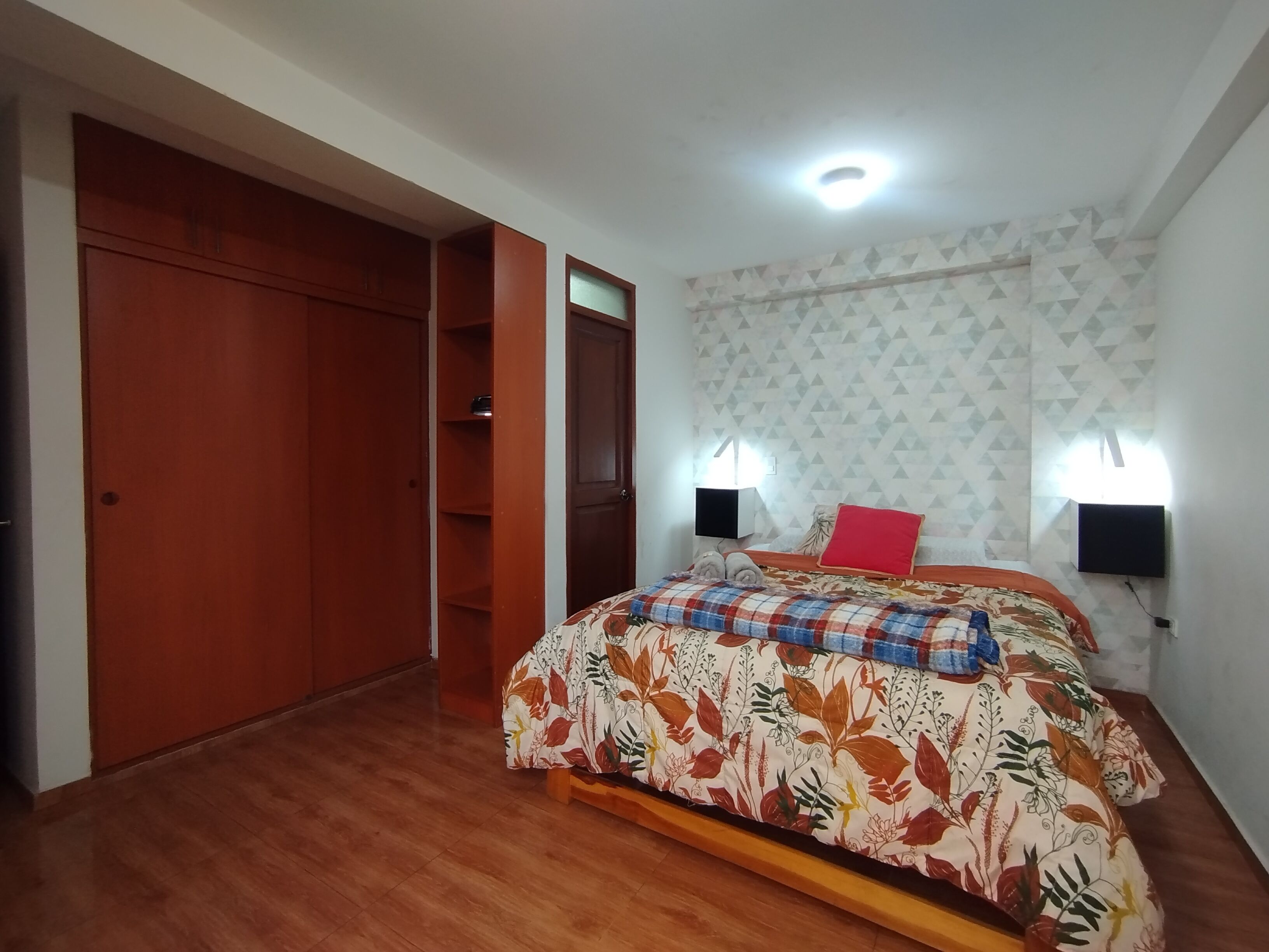 Ropa de cama de alta calidad, cubrecamas y colchones con pillow-top 