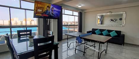 Deluxe Apartment, 3 Bedrooms, Kitchen | Dining room