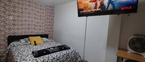 Familie appartement, 2 slaapkamers, keuken | Woonruimte | Een 55-inch smart-tv met digitale zenders, Netflix en speelgoed