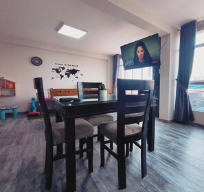 Appartement Exécutif, 3 chambres, cuisine | Coin séjour